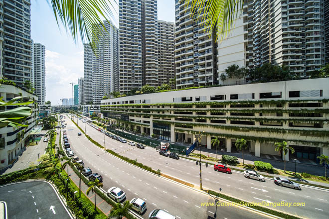 Luxury Services Apartment for Sale, Country Garden Danga Bay. For full details, please visit us at www.countrygardendangabay.com